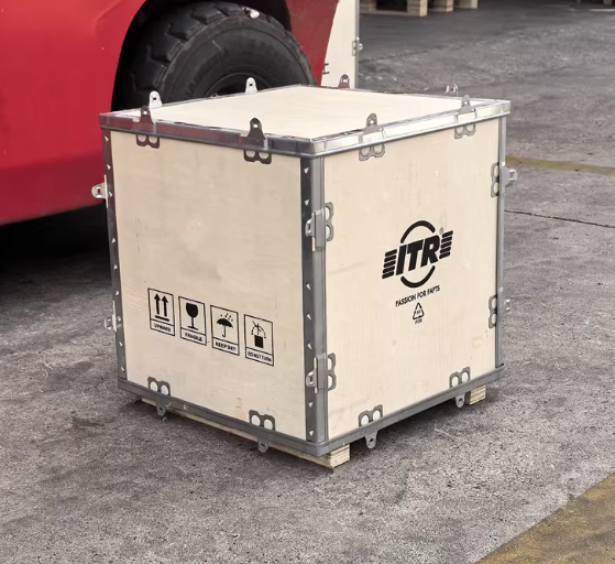 鋼帯木箱 サンプル 2（フォークリフトでの荷役）